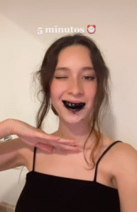 Blanqueamiento dental con carbón activado