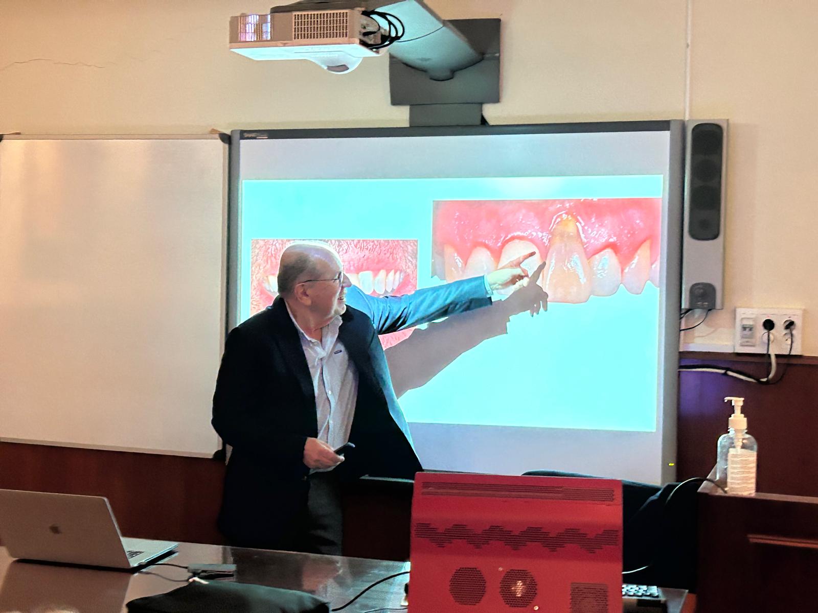 Ponencia del doctor Rafael Plá en la Universidad de Sevilla