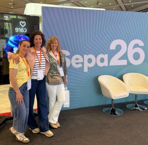 Parte del equipo de Periodoncia de PLA dental en SEPA 26'